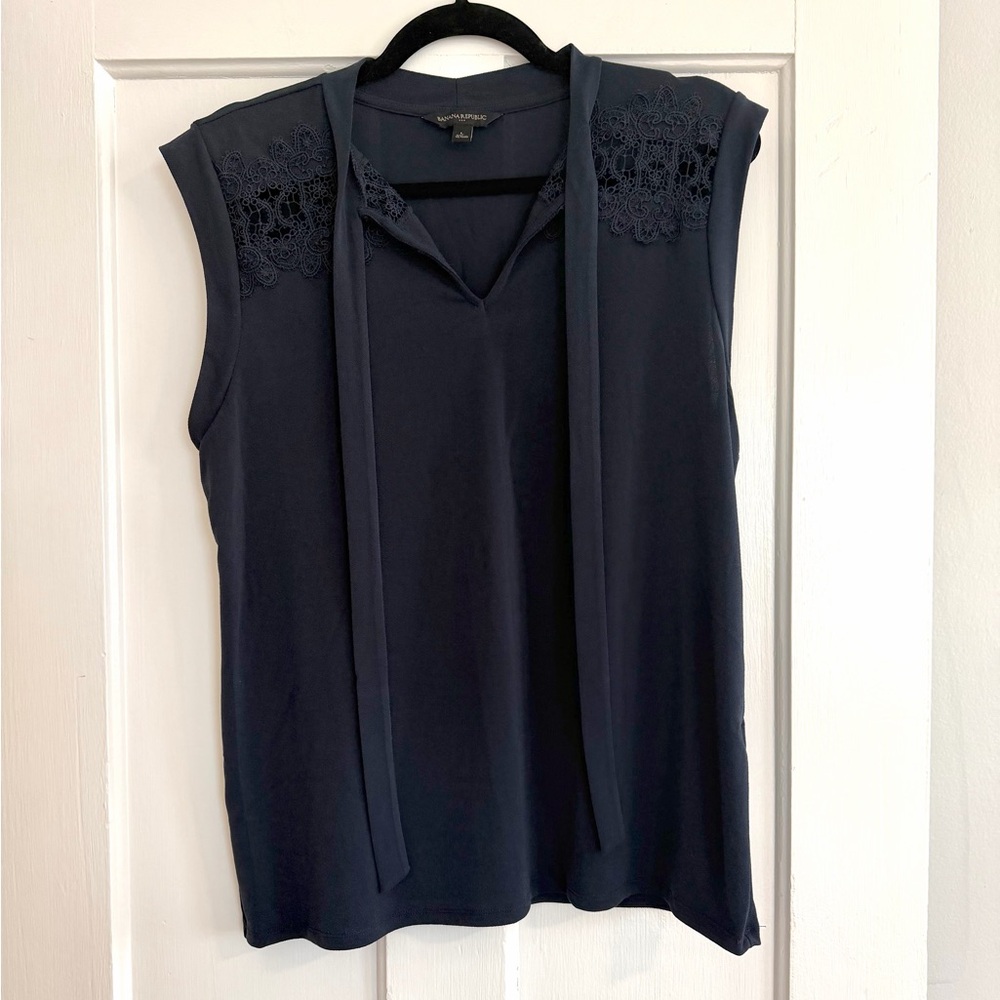 Banana Republic Navy Sleeveless Blouse Large